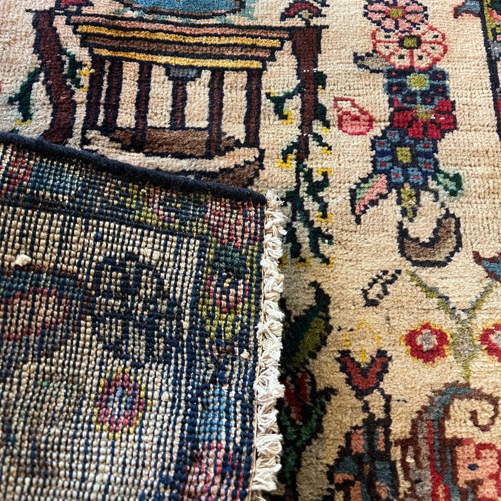Beautiful Vintage Rug - Picture 2 of 9